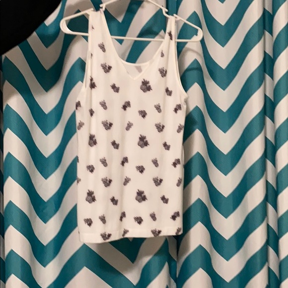 Pineapple tank top - Picture 2 of 2